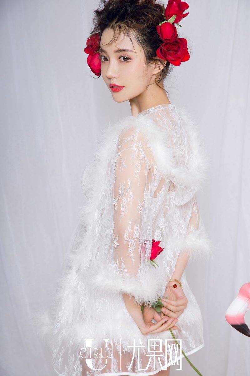 尤果网90后美女模特可欣透视吊裙白皙美胸性感唯美写真-17