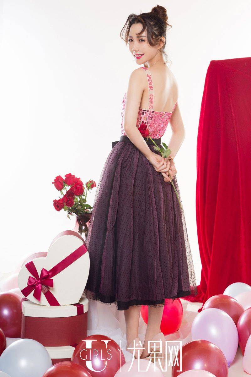 尤果网90后美女模特可欣透视吊裙白皙美胸性感唯美写真-28