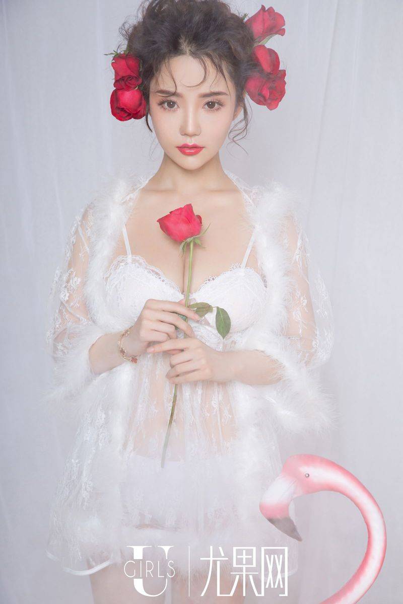 尤果网90后美女模特可欣透视吊裙白皙美胸性感唯美写真-52