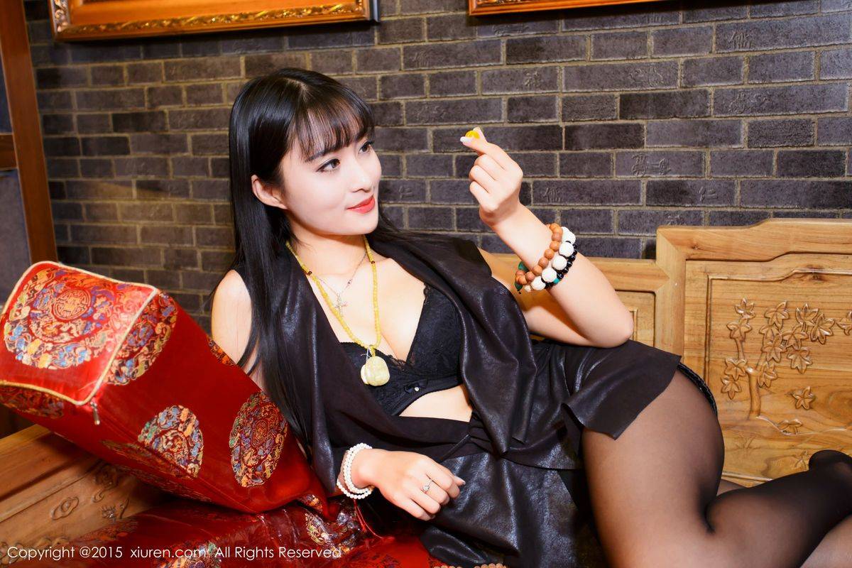 秀人网新人嫩模lucky咏丹清新养眼内衣诱惑首套写真-60