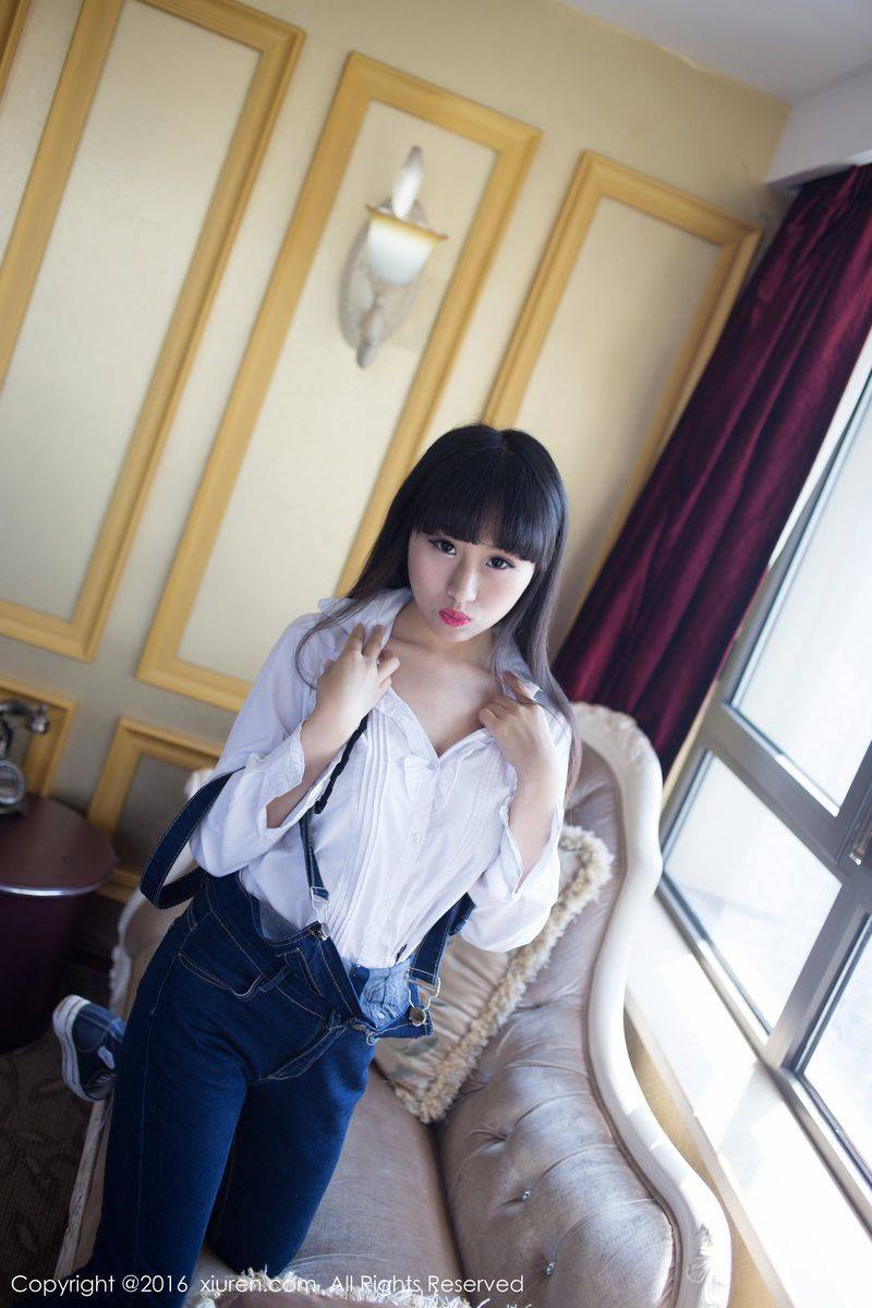 秀人网新人嫩模月音瞳童颜巨乳校服装制服诱惑首套写真-2