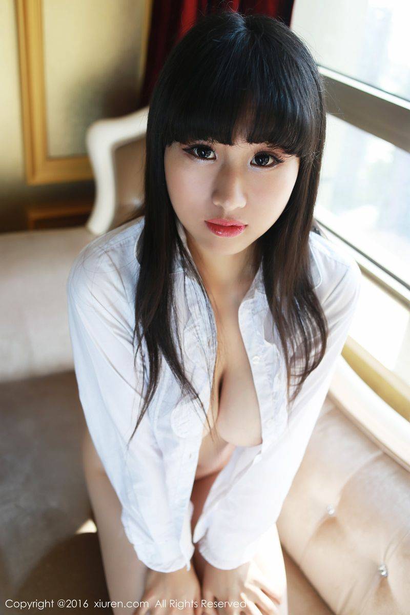 秀人网新人嫩模月音瞳童颜巨乳校服装制服诱惑首套写真-16