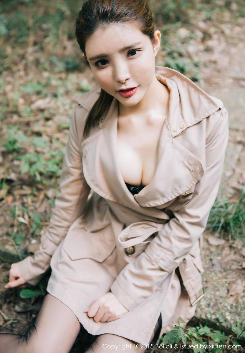 波萝社极品美女模特夏小秋秋秋黑丝美腿内衣诱惑户外写真-33