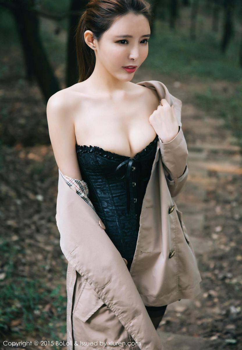 波萝社极品美女模特夏小秋秋秋黑丝美腿内衣诱惑户外写真-35