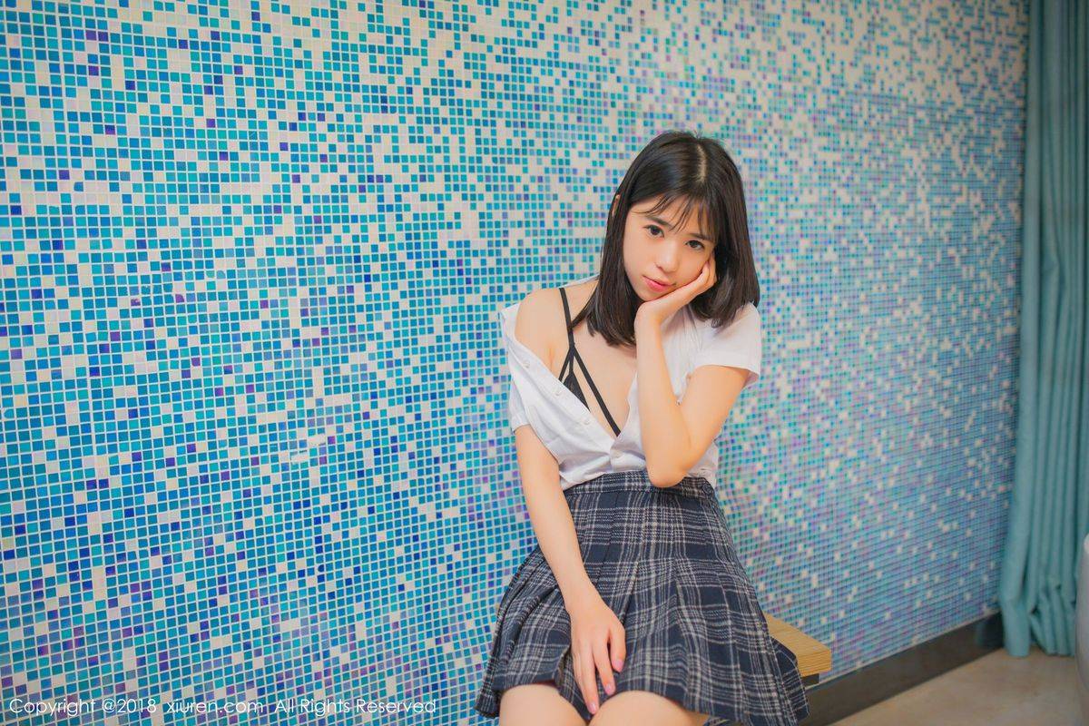 秀人网美女模特艾栗栗学生制服诱惑清新可人私房写真-34