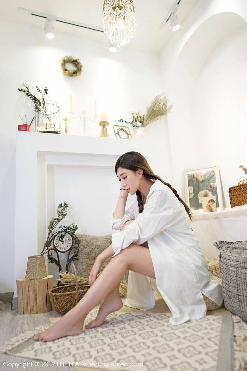 嗲囡囡新人模特星星star纯白风格修长美腿首套唯美写真-5