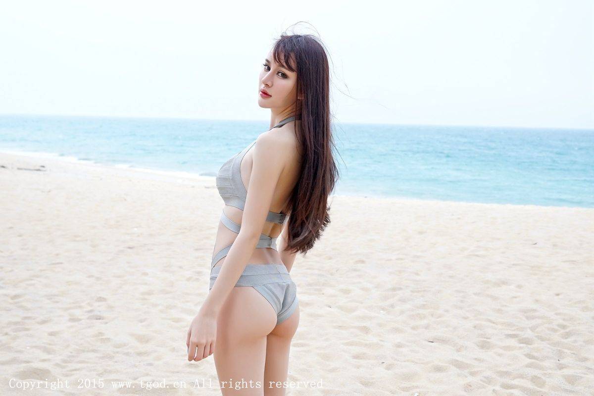 推女神美女模特Cheryl青树沙滩比基尼美胸翘臀普吉岛旅拍-30