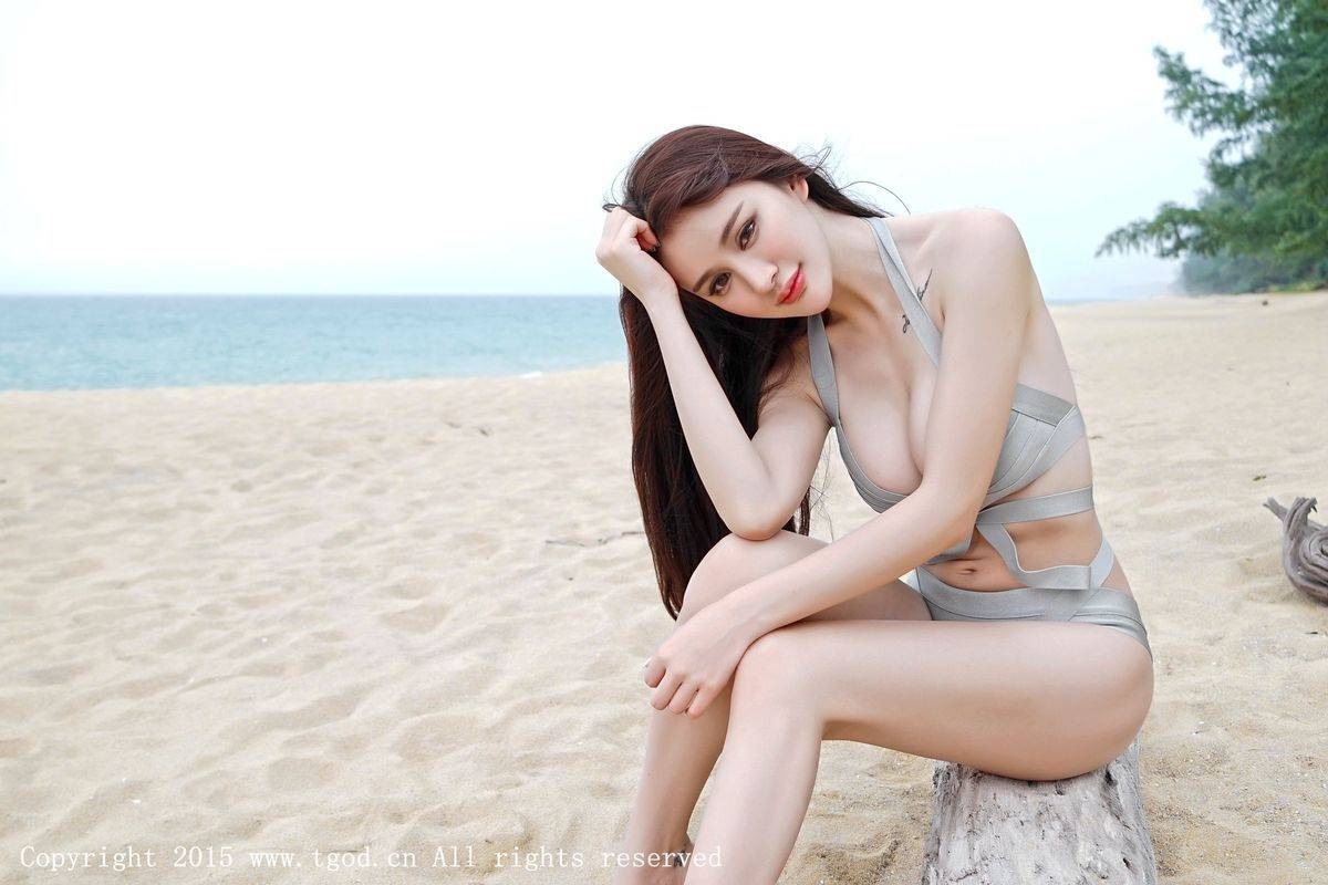 推女神美女模特Cheryl青树沙滩比基尼美胸翘臀普吉岛旅拍-34