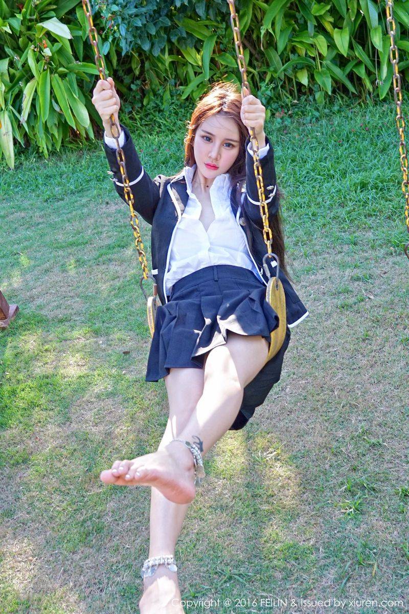 嗲囡囡女神Cheryl青树学生装比基尼制服诱惑薄荷岛旅拍-9