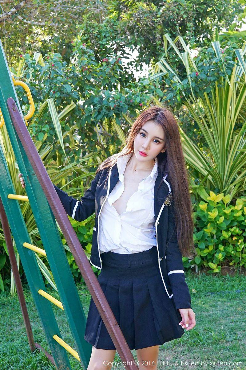 嗲囡囡女神Cheryl青树学生装比基尼制服诱惑薄荷岛旅拍-13