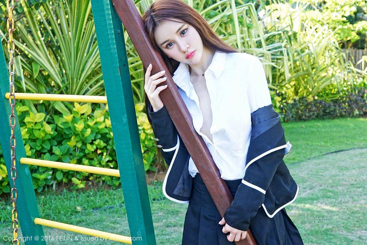 嗲囡囡女神Cheryl青树学生装比基尼制服诱惑薄荷岛旅拍-46