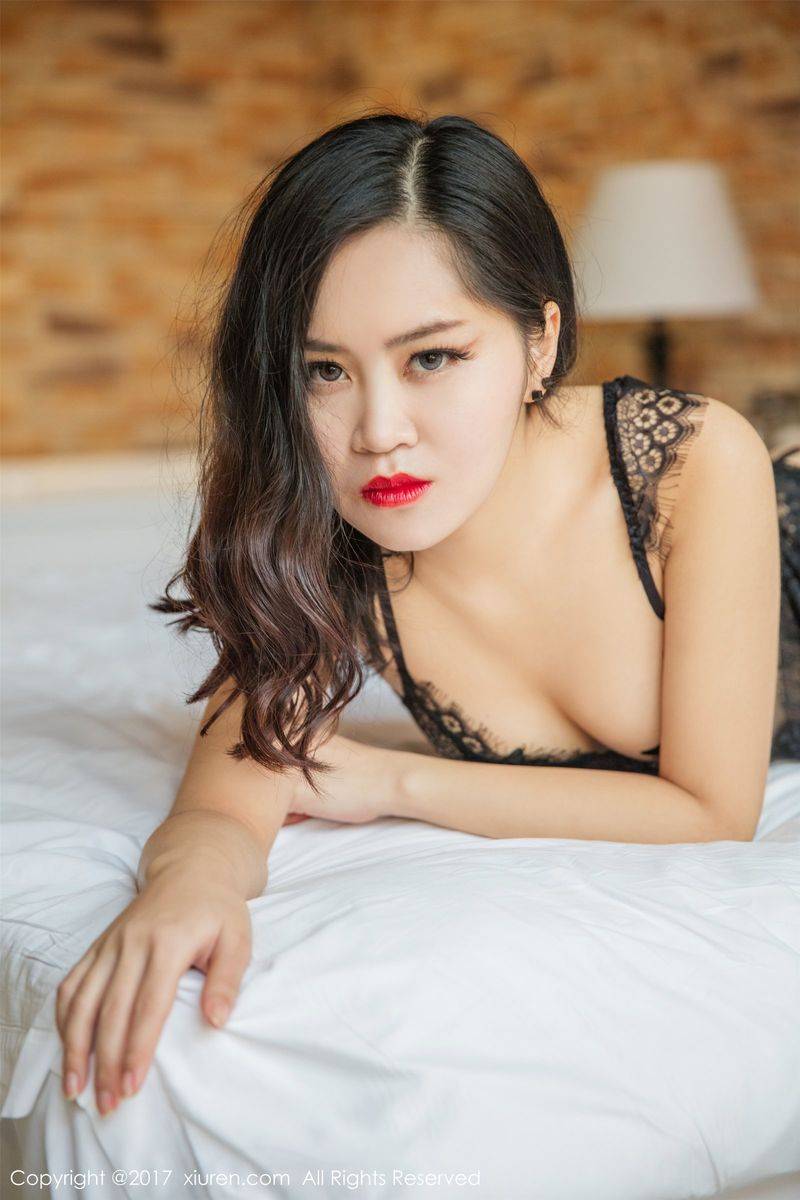 秀人网冷艳美女荡漾Crystal黑丝情趣爆乳翘臀高傲写真-8