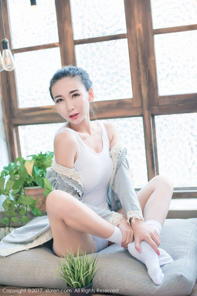 秀人网性感女神赵颖ZY日系女仆装丝袜美腿私房诱惑写真-8