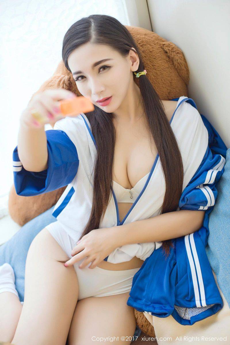 秀人网清纯美女赵颖ZY青春校服系美胸细腰内衣诱惑套图-5