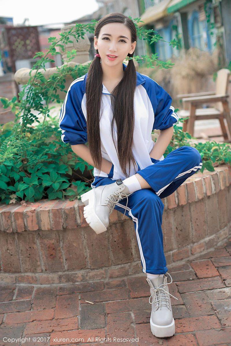 秀人网清纯美女赵颖ZY青春校服系美胸细腰内衣诱惑套图-8