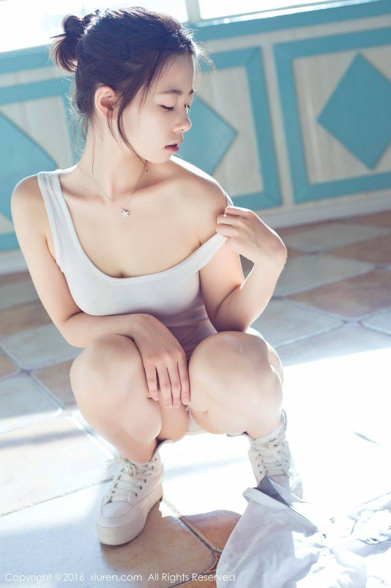 秀人网性感嫩模草莓zz童颜巨乳日系死库水少女造型美图-23