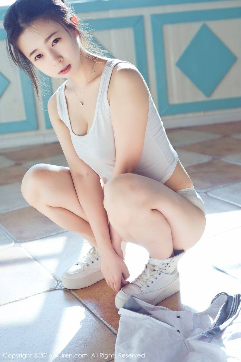 秀人网性感嫩模草莓zz童颜巨乳日系死库水少女造型美图-25