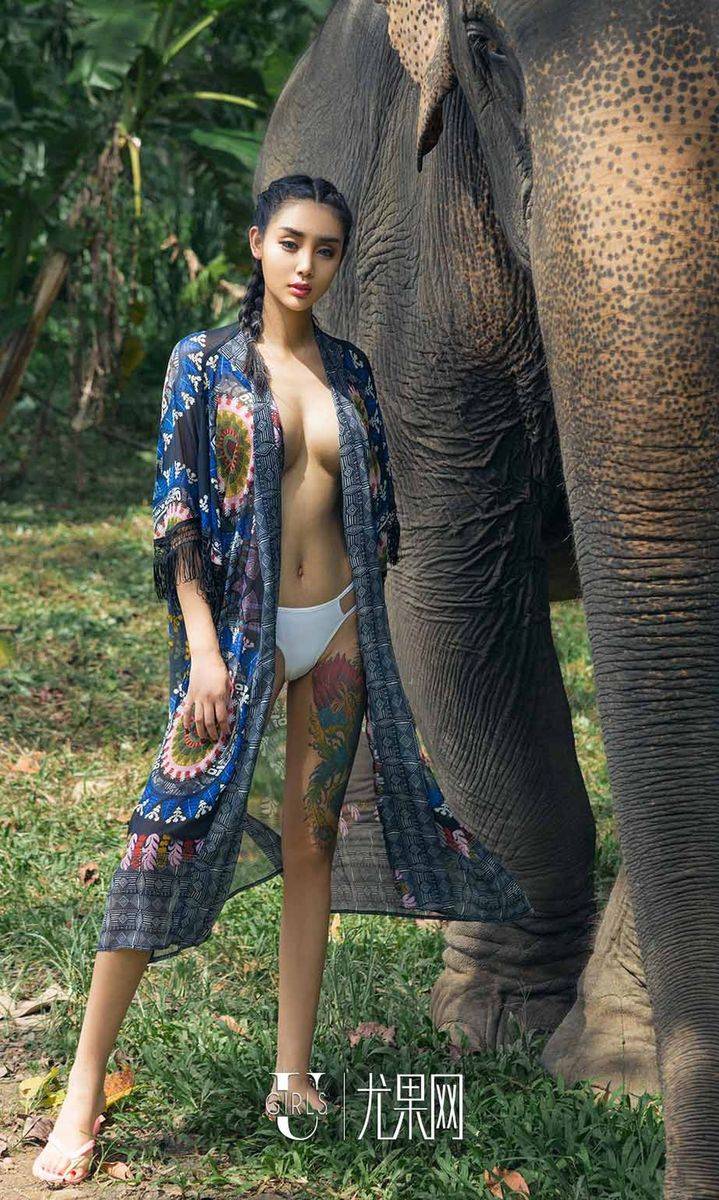 尤果网美女模特尤菲儿冷血蟒蛇缠身户外野外写真套图-20