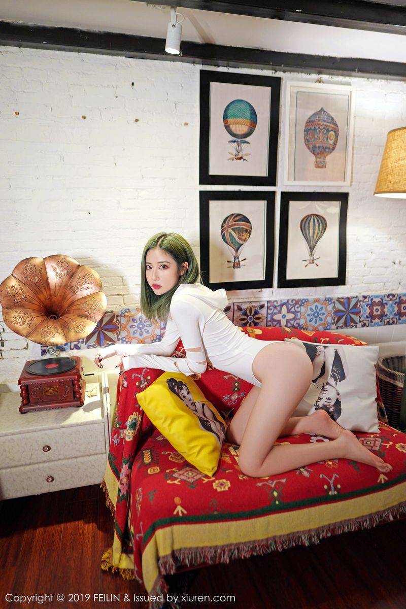 嗲囡囡新人模特小樱和修长美腿曼妙身材美胸翘臀首套写真-20