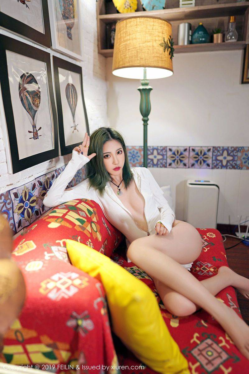 嗲囡囡新人模特小樱和修长美腿曼妙身材美胸翘臀首套写真-39