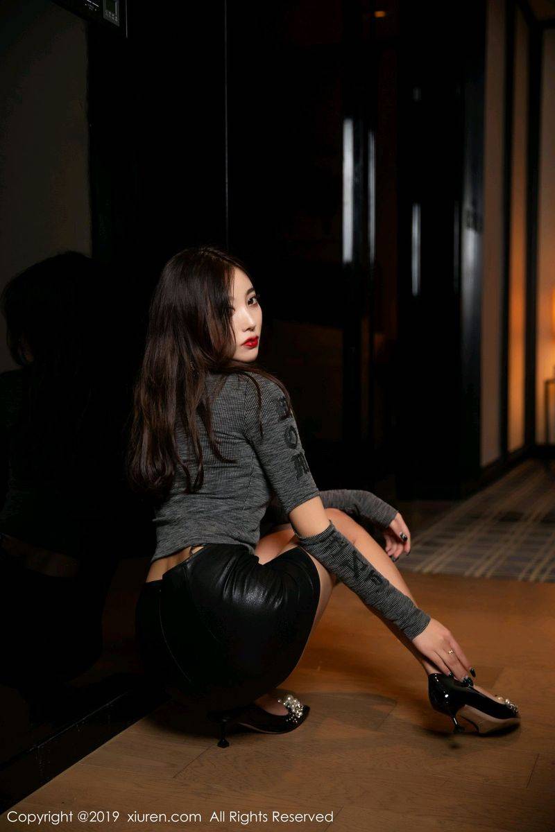 语画界性感女神杨晨晨sugar修长美腿皮裤制服诱惑写真-13