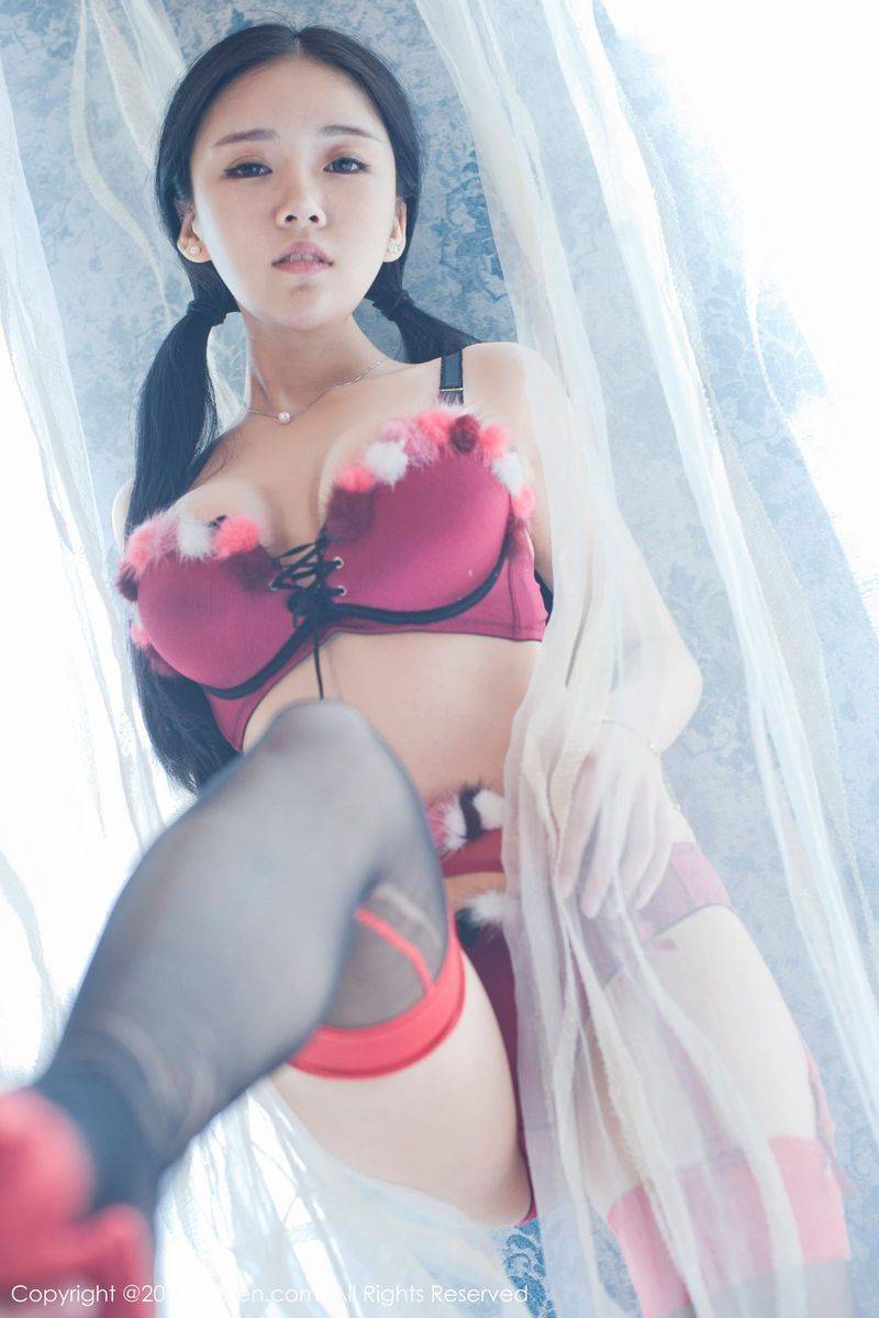 秀人网清纯萌妹子红气球童颜巨乳黑丝美腿内衣诱惑套图-12