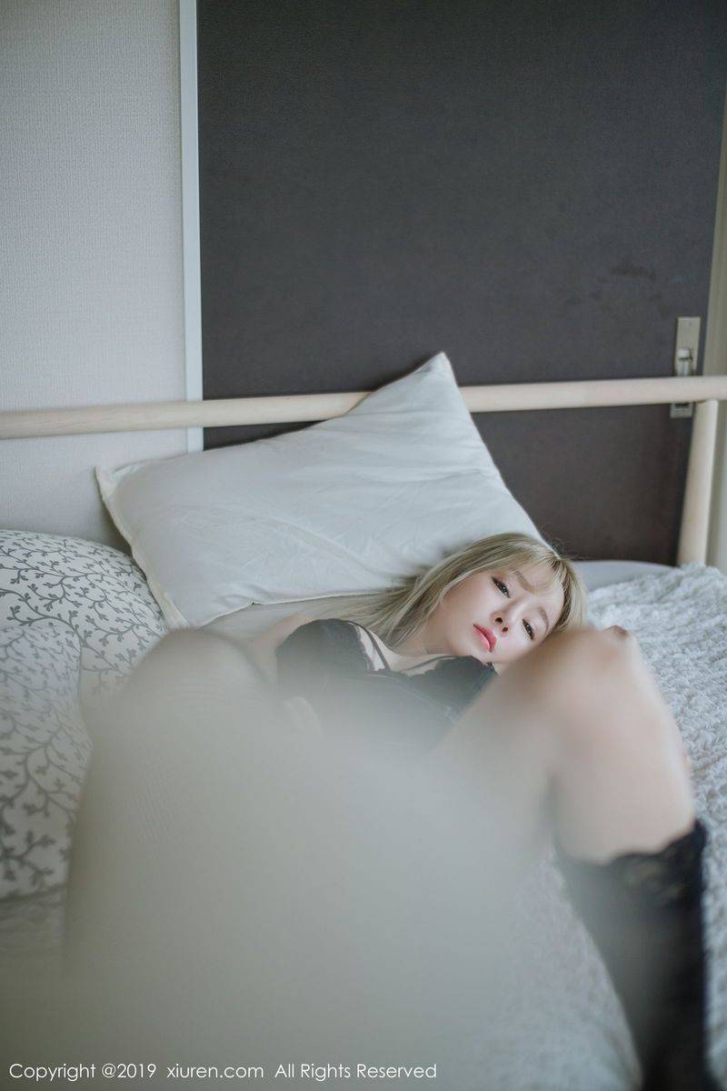 秀人网性感女神王雨纯黑色蕾丝爆乳翘臀内衣诱惑唯美写真-7