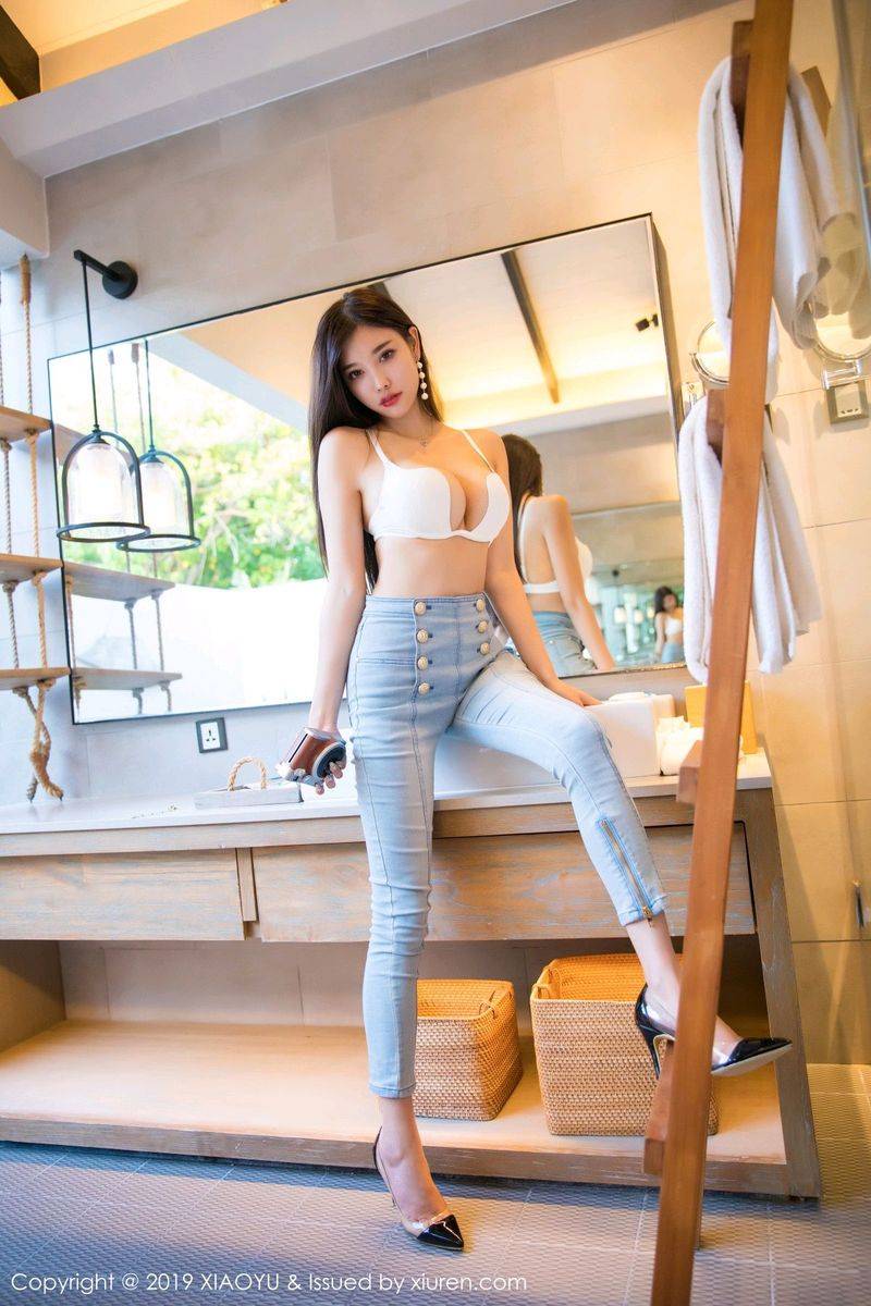 语画界性感女神杨晨晨sugar牛仔长裤内衣诱惑马尔代夫旅拍-11