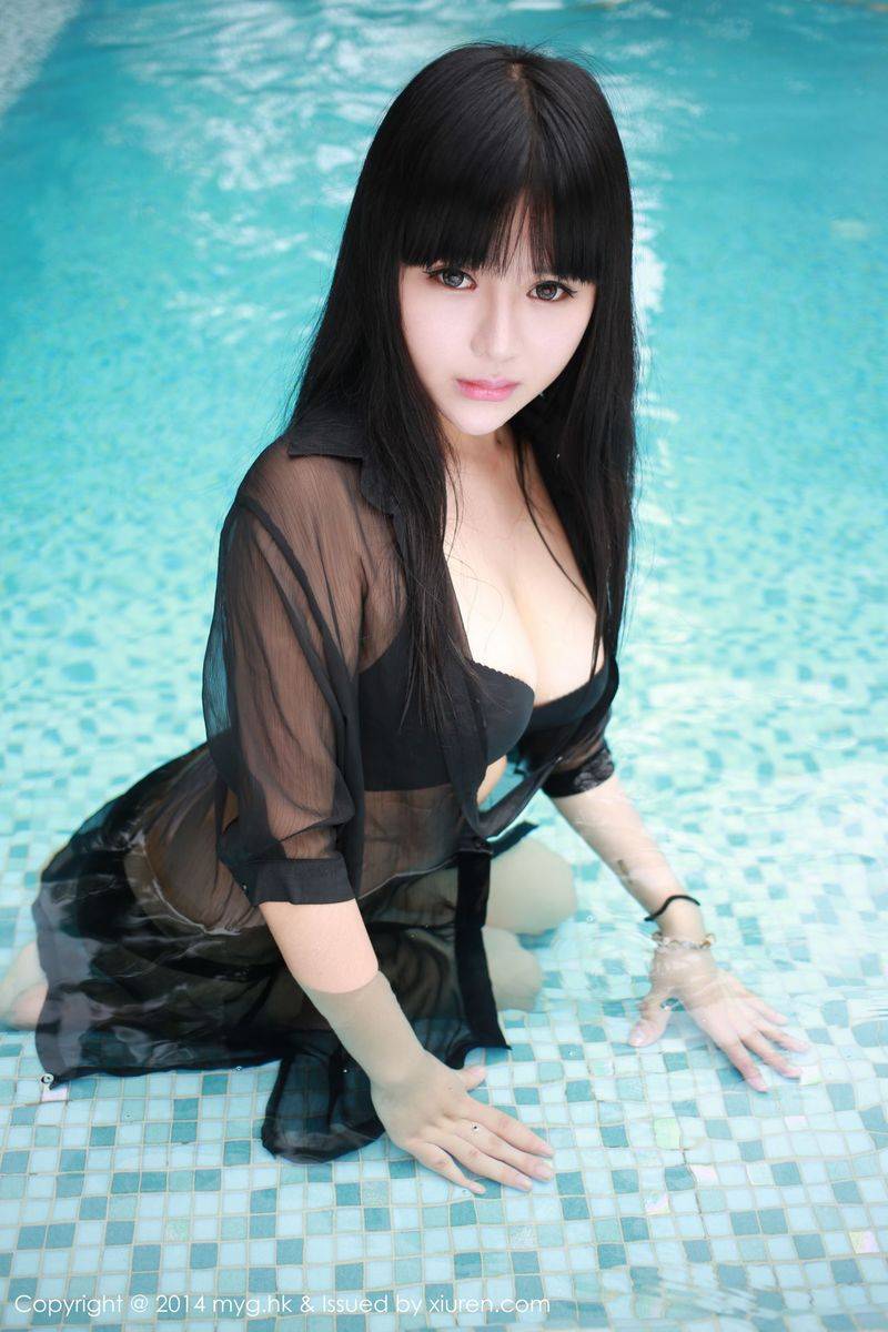 美媛馆模特八宝icey翘臀美胸泳池比基尼粉色内衣诱惑美图-38