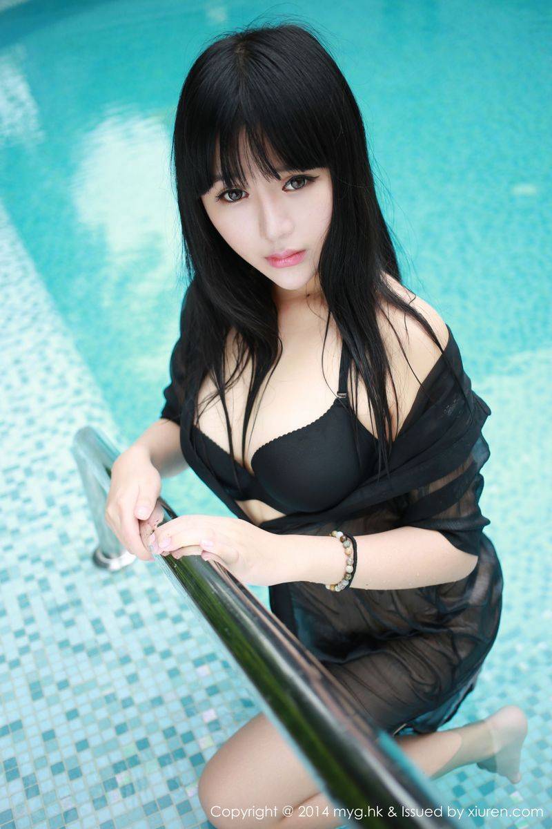 美媛馆模特八宝icey翘臀美胸泳池比基尼粉色内衣诱惑美图-45