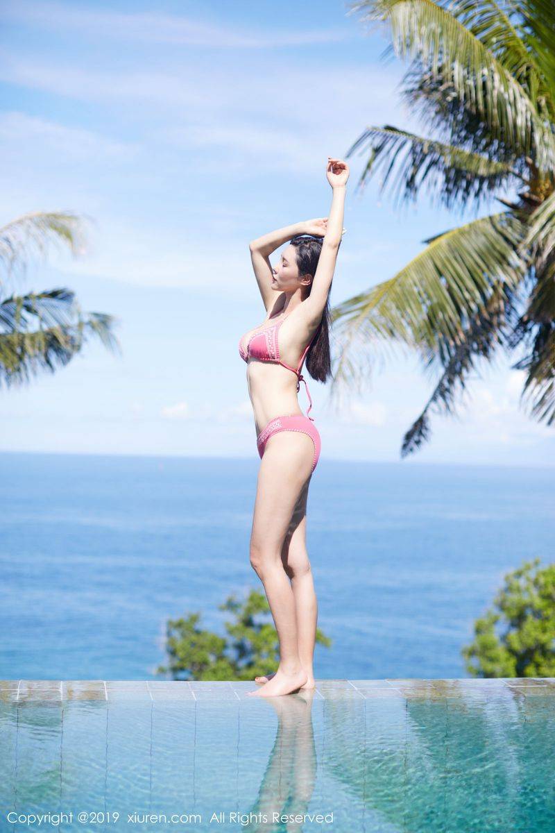 秀人网新人嫩模害羞的樱桃海边沙滩比基尼系列首套写真-6