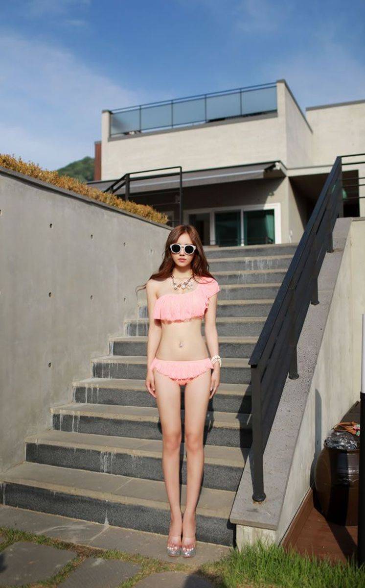 韩国人气模特孙允珠沙滩比基尼牛仔长裤极品身材最美写真-35