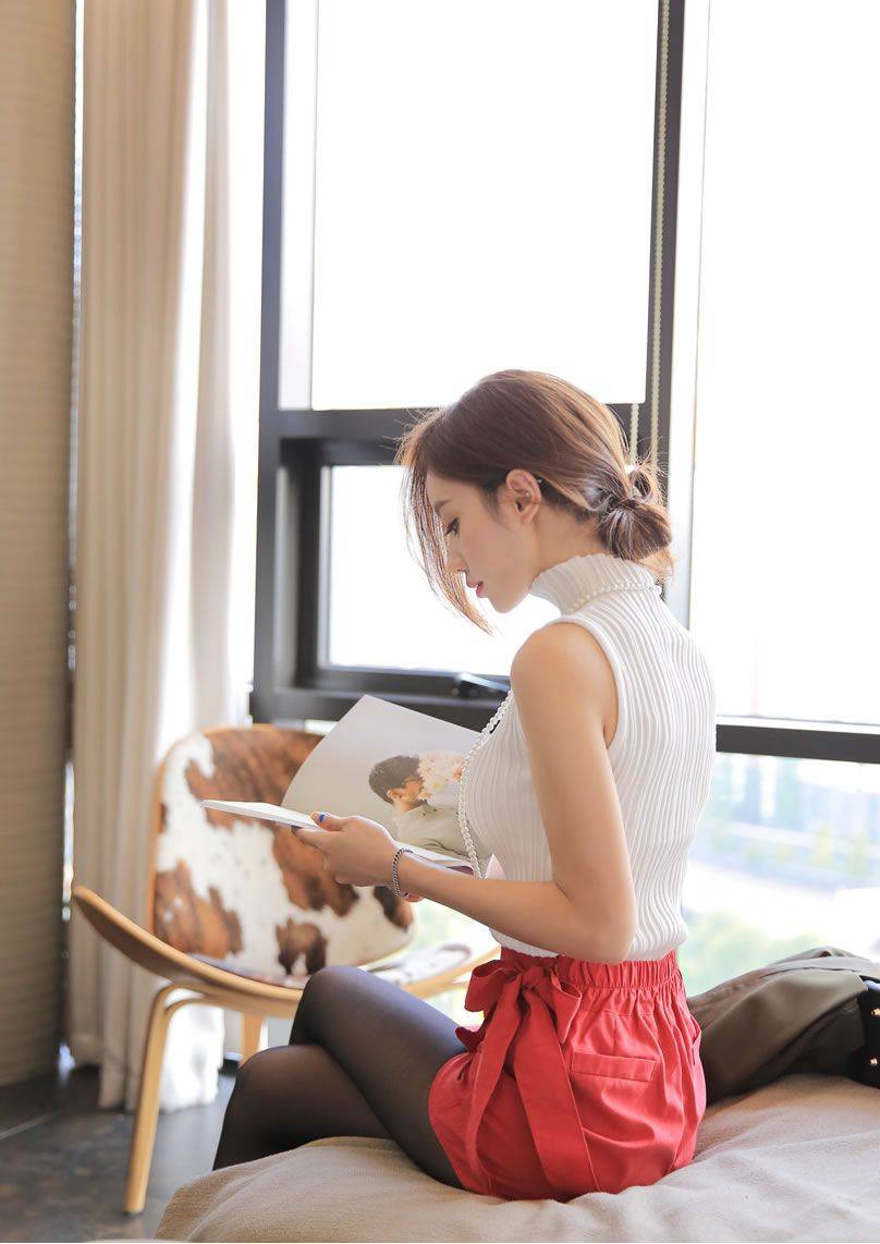 韩国性感女神孙允珠黑丝美腿超短裙小清新长发飘飘街拍-38