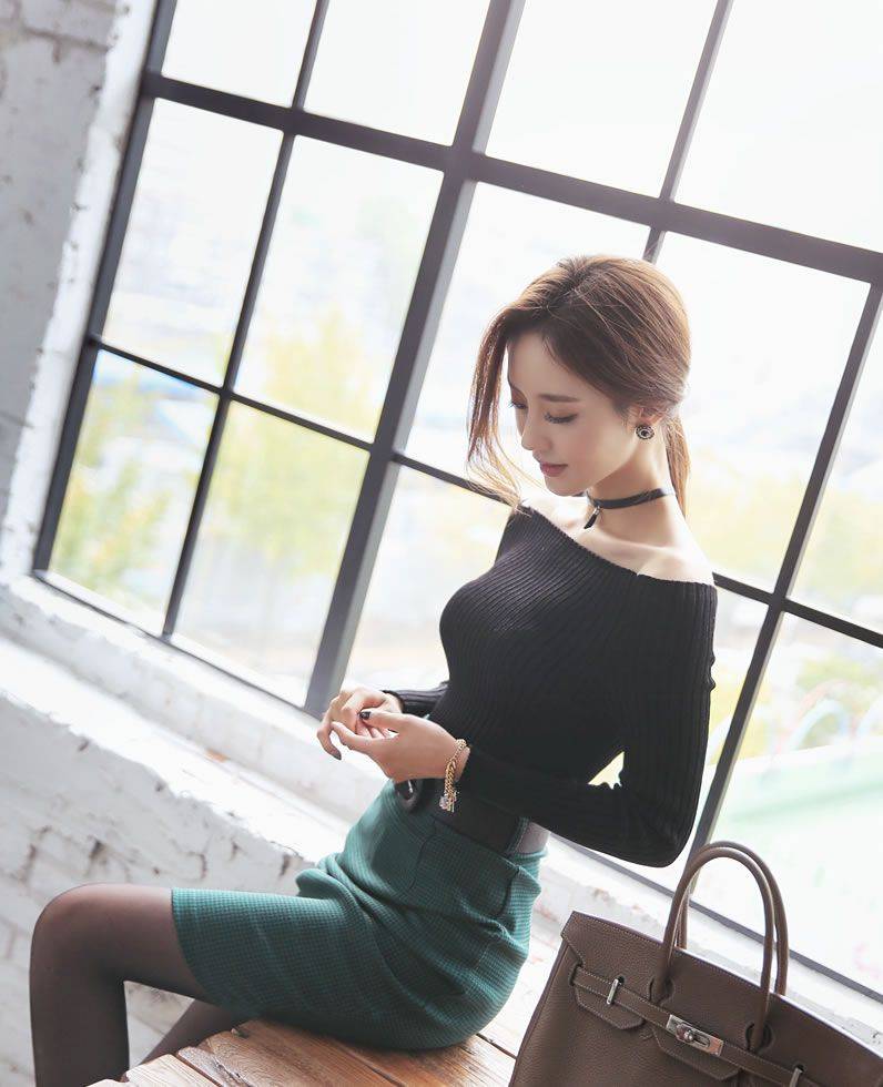 韩国性感女神孙允珠黑丝美腿超短裙小清新长发飘飘街拍-73