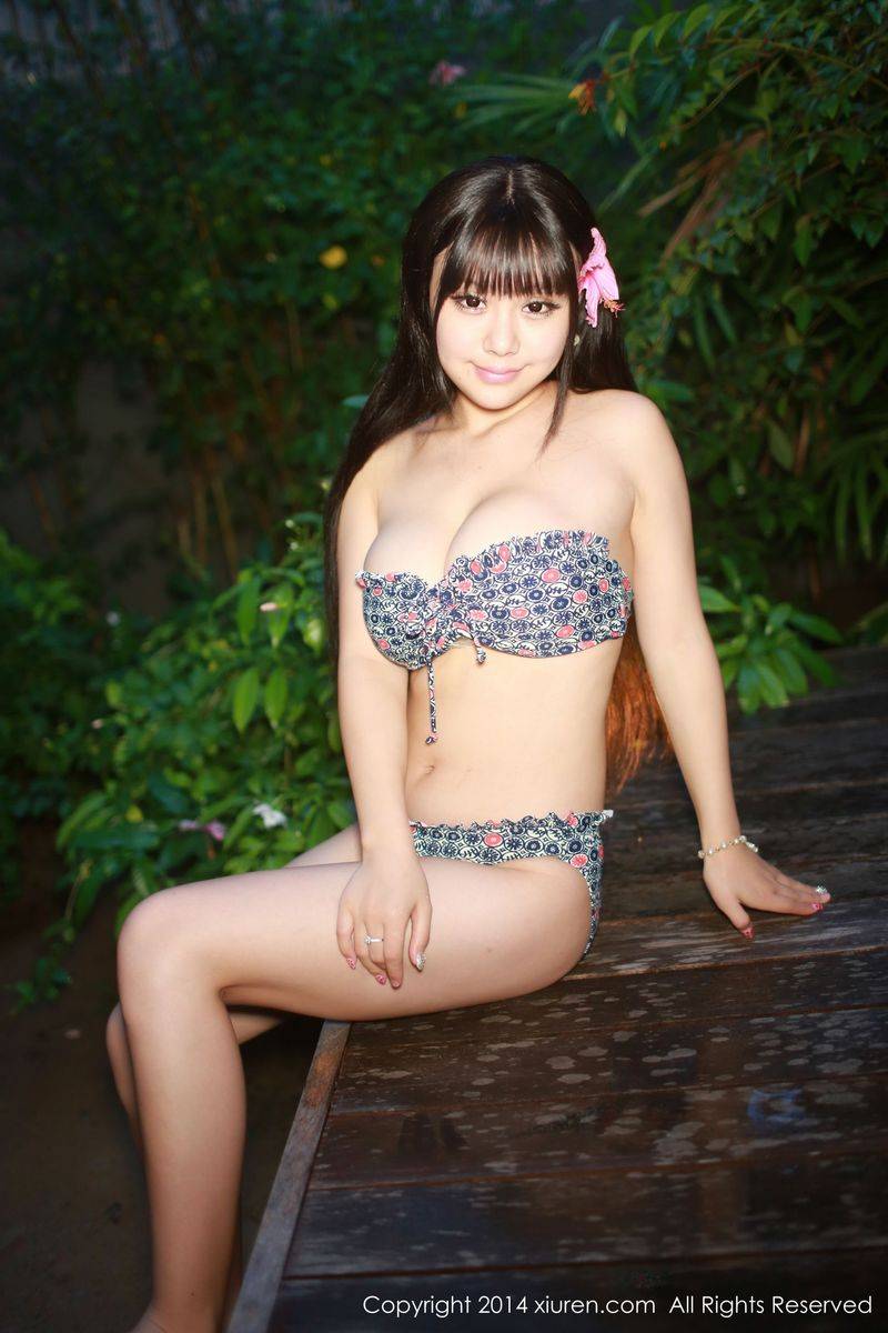 秀人网性感嫩模Barbie可儿童颜巨乳泳池比基尼白嫩美图-15