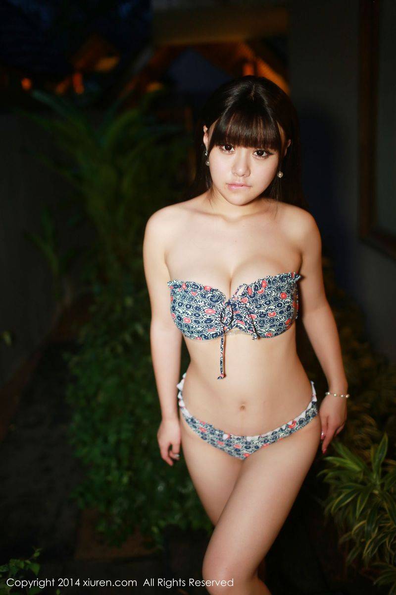 秀人网性感嫩模Barbie可儿童颜巨乳泳池比基尼白嫩美图-27