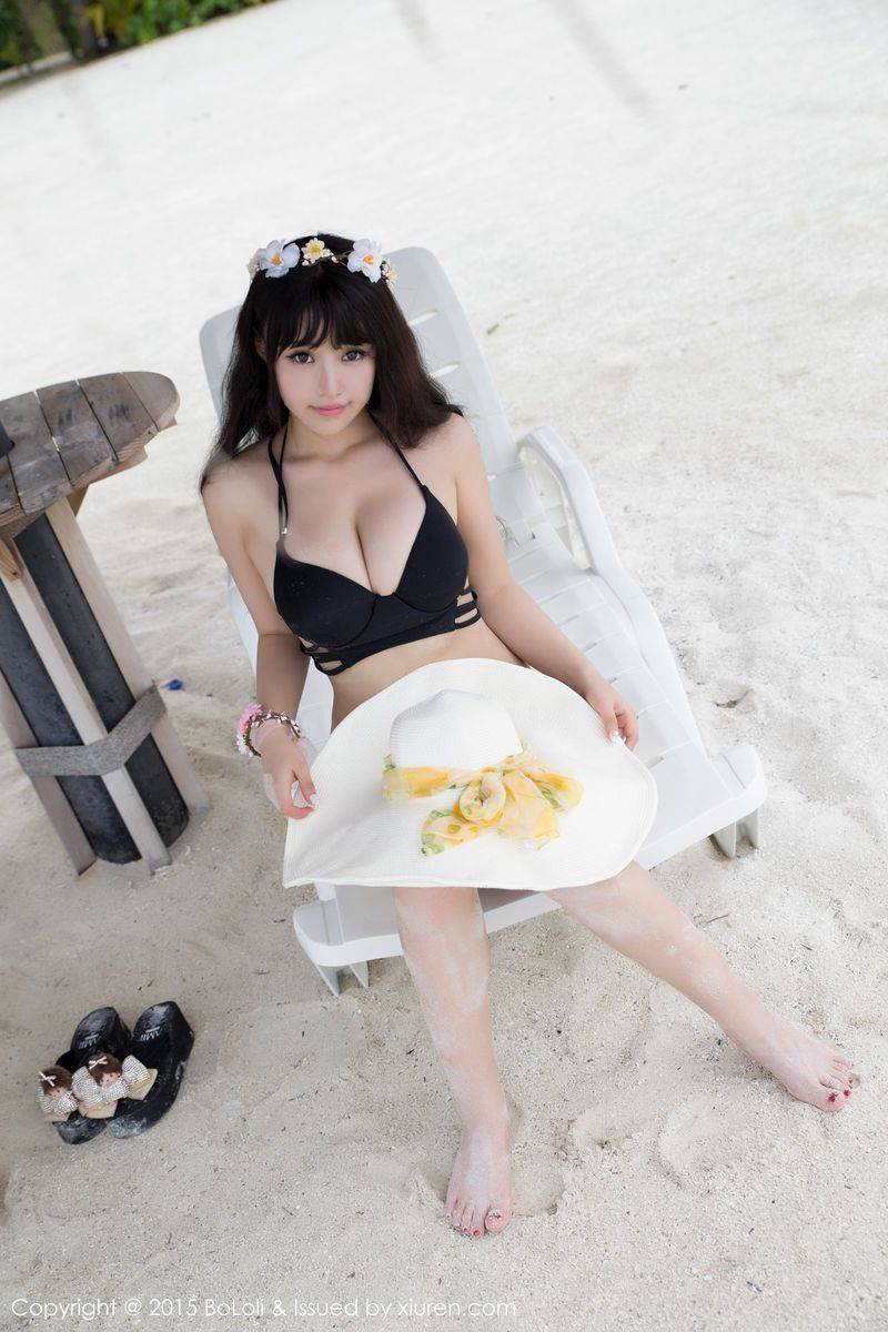 波萝社美女模特Barbie可儿童颜巨乳沙滩比基尼诱惑写真-22