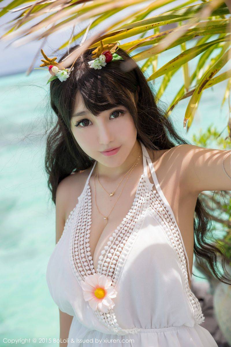 波萝社美女模特Barbie可儿童颜巨乳沙滩比基尼诱惑写真-42