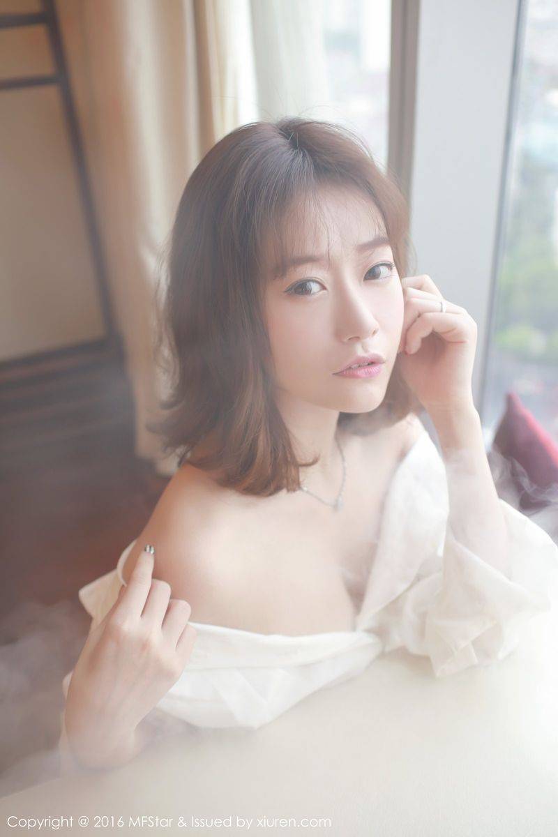 模范学院美女模特陈思雨Mango诱人丰胸修长美腿写真套图-22