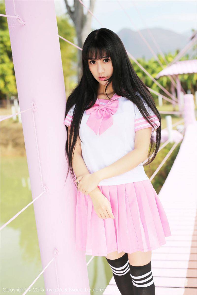 美媛馆性感美女杨晓青儿粉色学生装牛仔热裤泰国Pai县写真