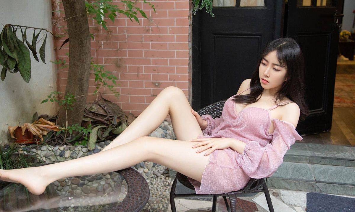 尤果网美女模特林小艺白皙爆乳波涛胸涌内衣诱惑美图-34