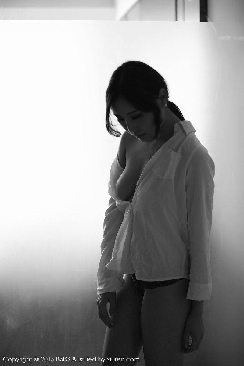 爱蜜社美女模特乐乐Mango白衬衣丝袜美腿系列私房性感写真-3