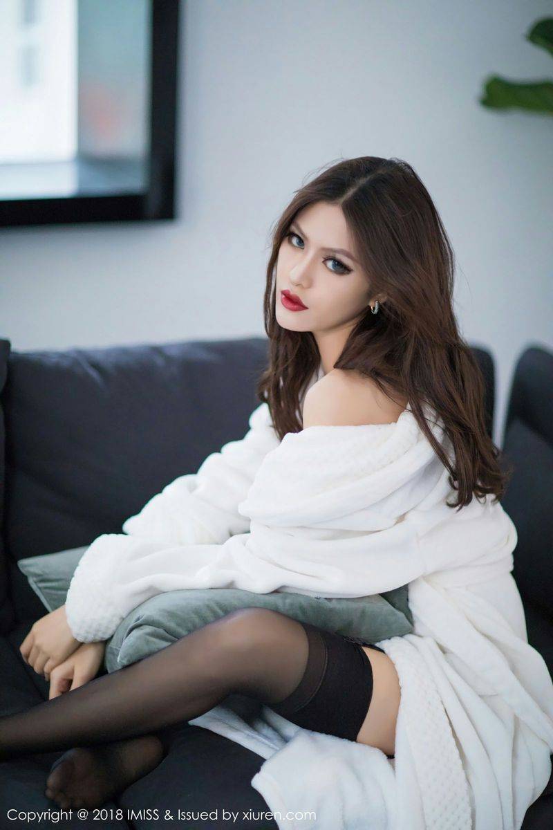 爱蜜社高挑混血美女若彤boomboom黑丝浴袍比基尼气质写真-7