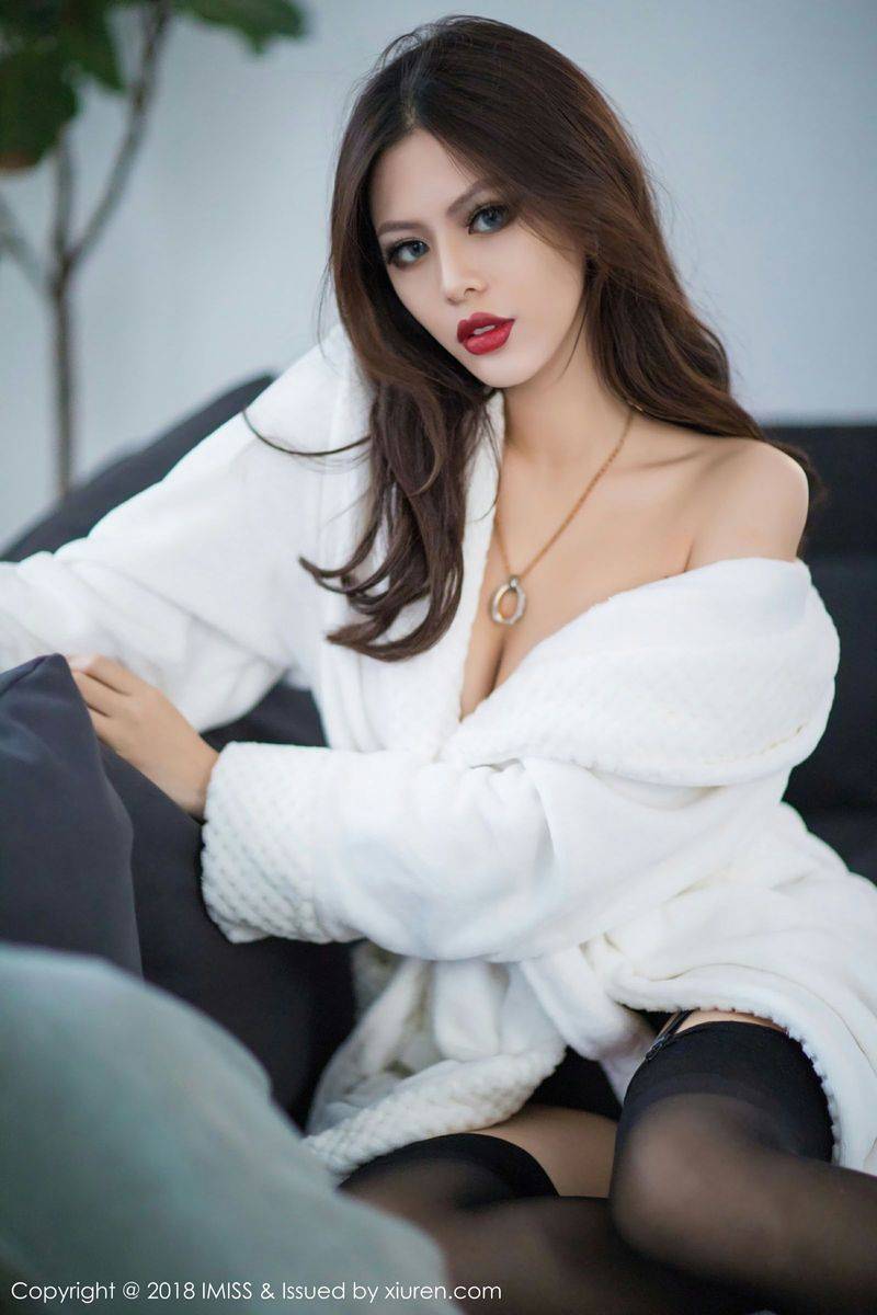 爱蜜社高挑混血美女若彤boomboom黑丝浴袍比基尼气质写真-10