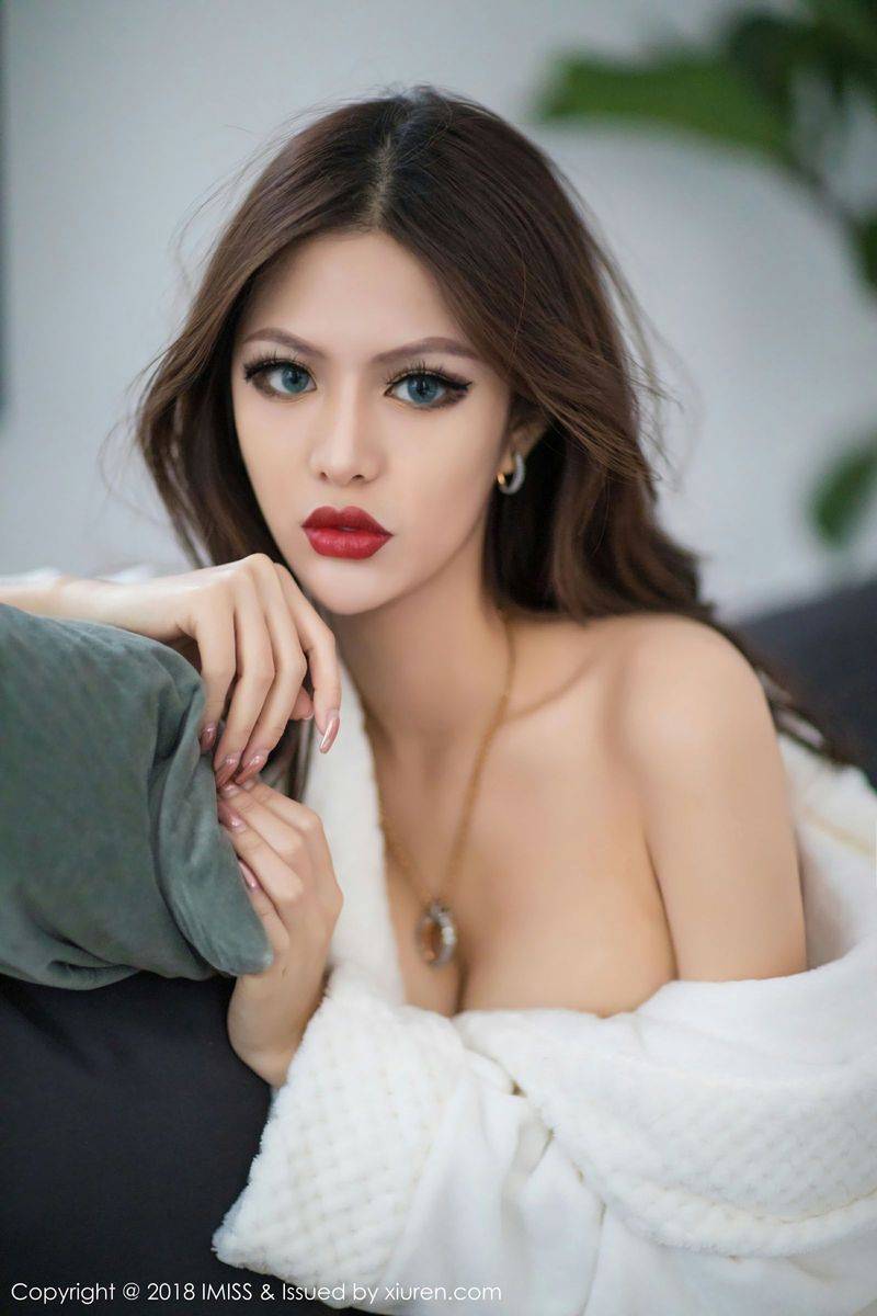 爱蜜社高挑混血美女若彤boomboom黑丝浴袍比基尼气质写真-11