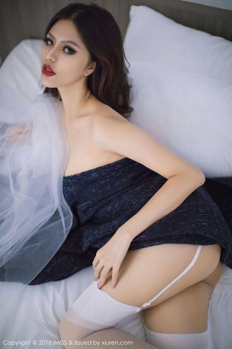 爱蜜社高挑混血美女若彤boomboom黑丝浴袍比基尼气质写真-22