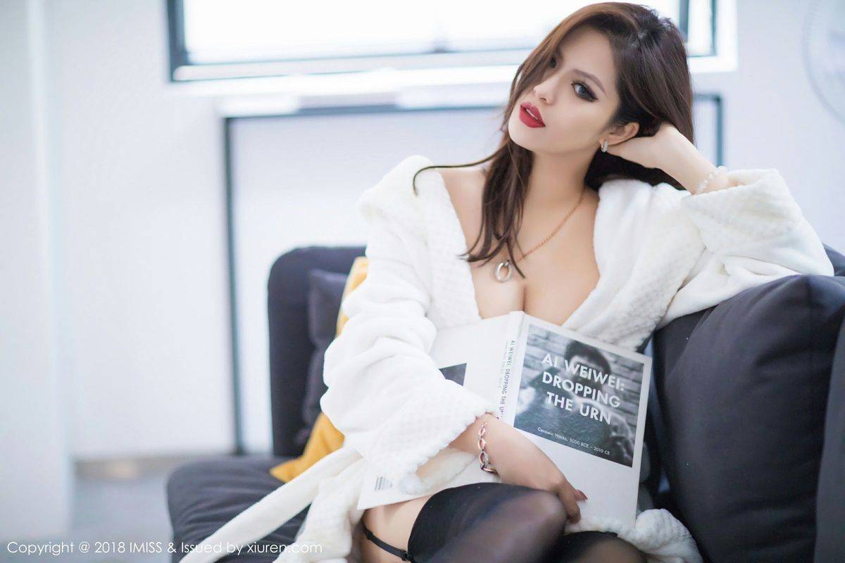 爱蜜社高挑混血美女若彤boomboom黑丝浴袍比基尼气质写真-34