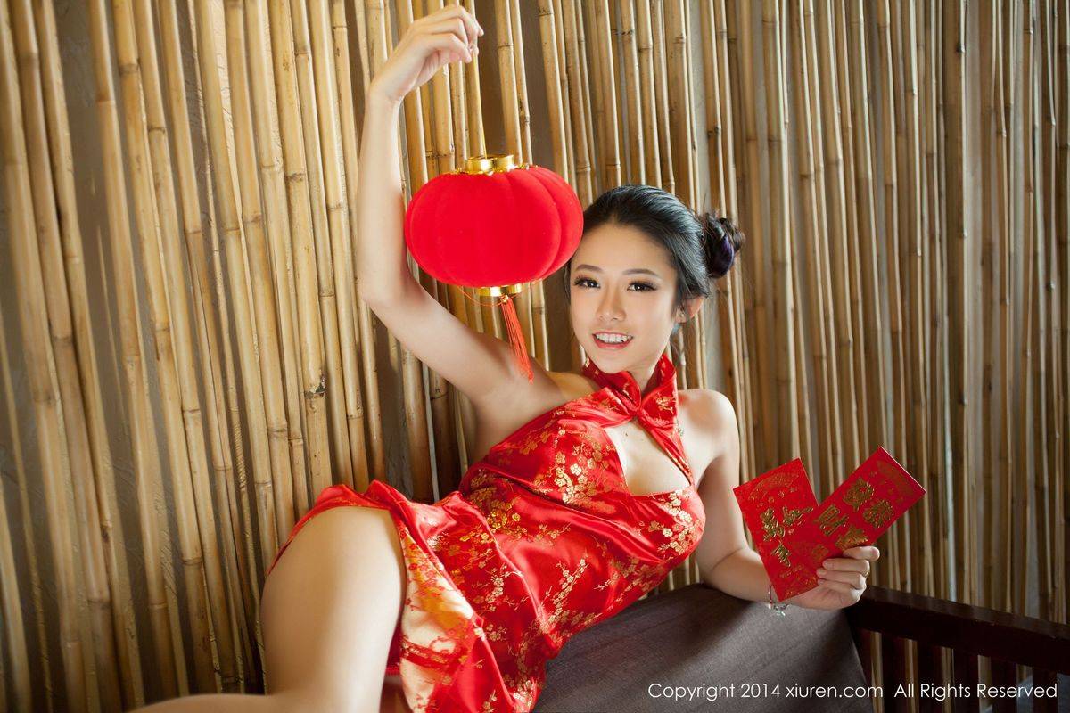 秀人网美女模特李凯诗红色喜庆旗袍美胸翘臀新春套图-52