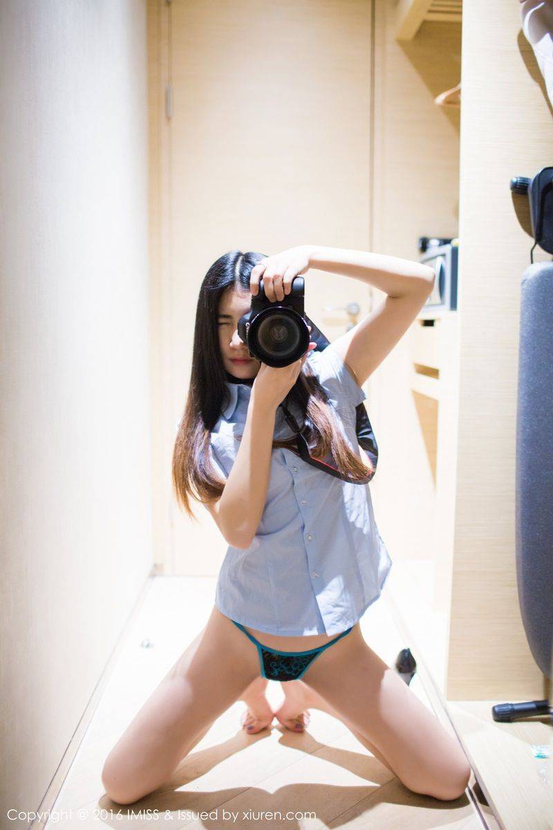 爱蜜社新人嫩模7Seven丝袜美腿空姐装扮制服诱惑首套写真-42