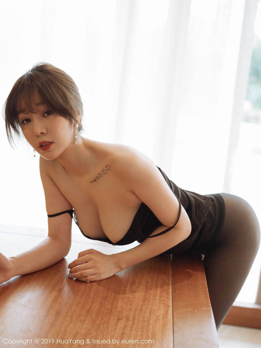 花漾Show性感女神王雨纯黑丝美腿美胸翘臀富国岛风情旅拍-38